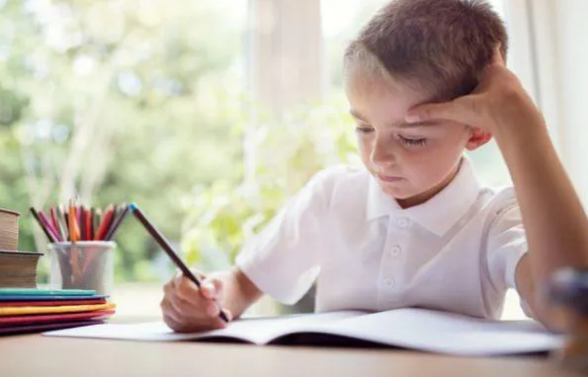 Colegios privados deben continuar clases no presenciales