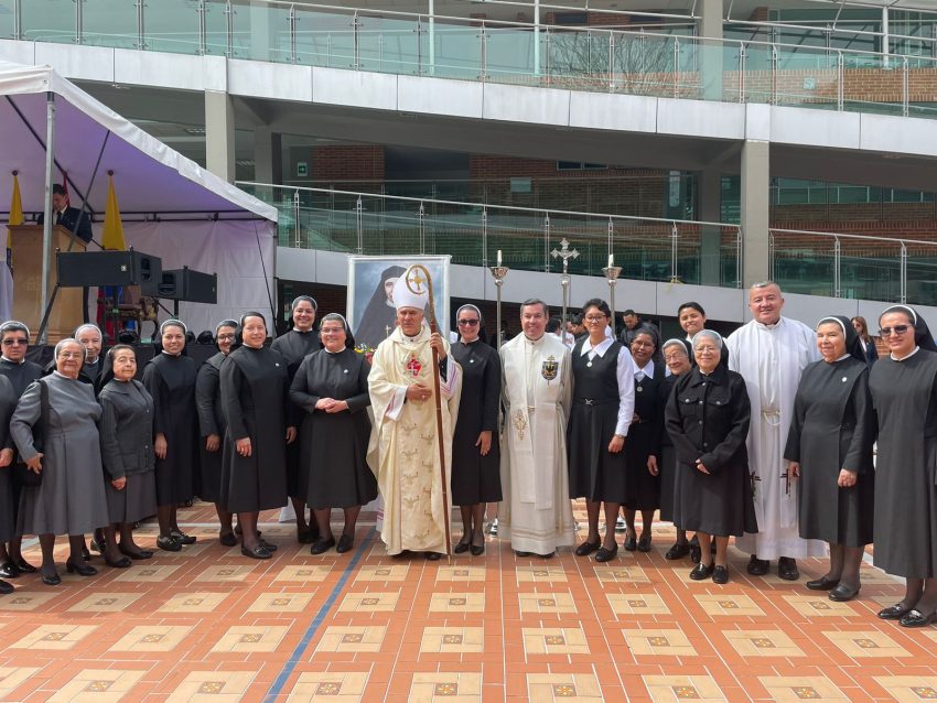 Peregrinación Reliquia Madre Encarnación Rosal