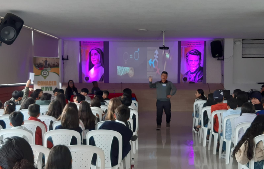 Virtudes e igualdad: Una jornada de reconocimiento a la mujer en las aulas