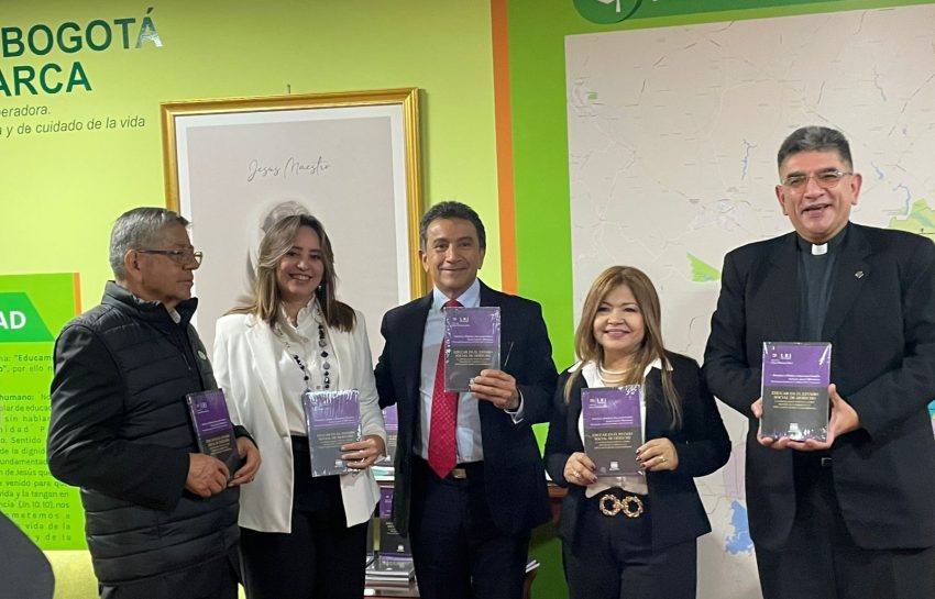 Exitoso encuentro en CONACED con las autoras Alma Lafont y Angélica Salgado