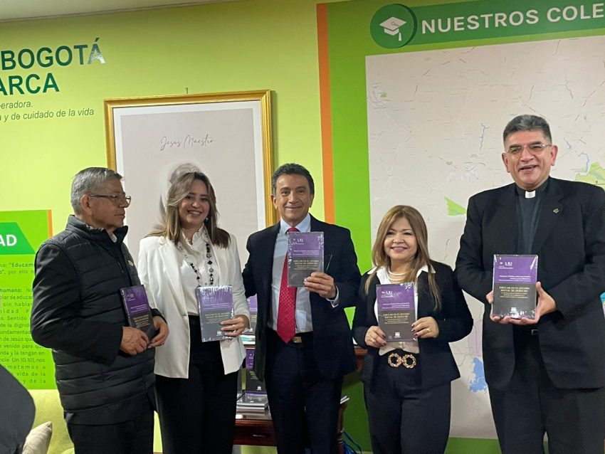 Exitoso encuentro en CONACED con las autoras Alma Lafont y Angélica Salgado