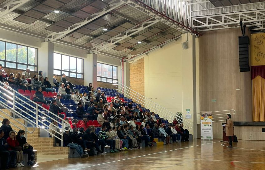 Con éxito se estrenó la Escuela de Padres de CONACED MÓVIL en el Colegio Cardenal Sancha
