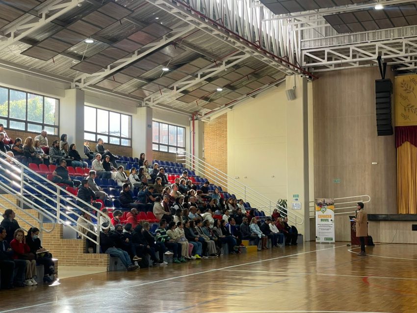 Con éxito se estrenó la Escuela de Padres de CONACED MÓVIL en el Colegio Cardenal Sancha