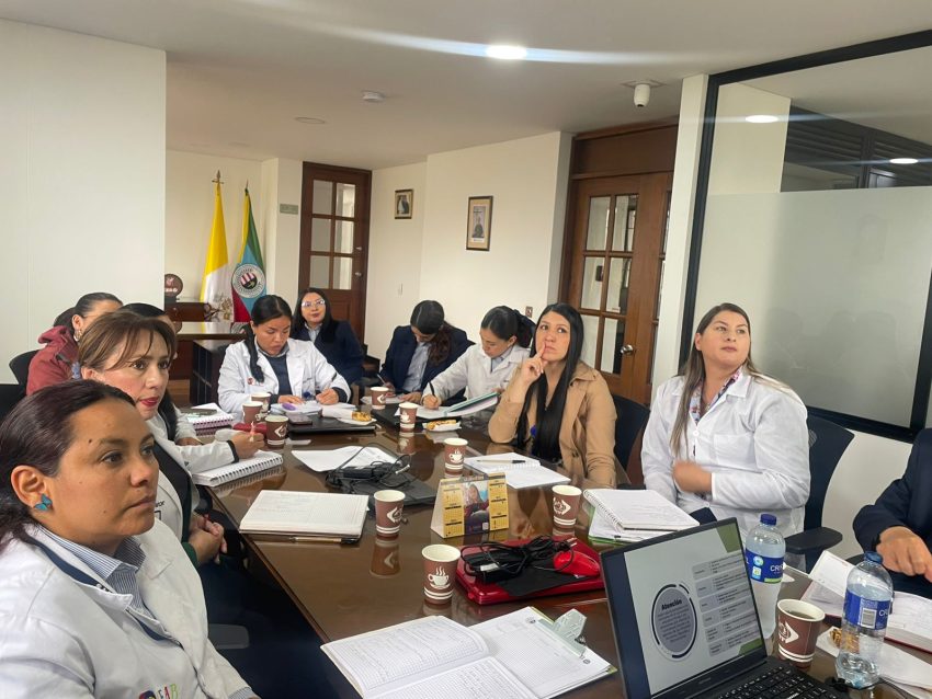 CONACED MÓVIL capacita al Colegio Santa Isabel de Hungría en debido proceso y convivencia escolar